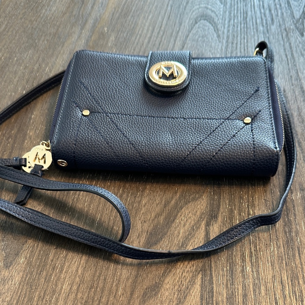 Michael Kors Navy Pebbled Leather Crossbody Wallet with Gold Hardware